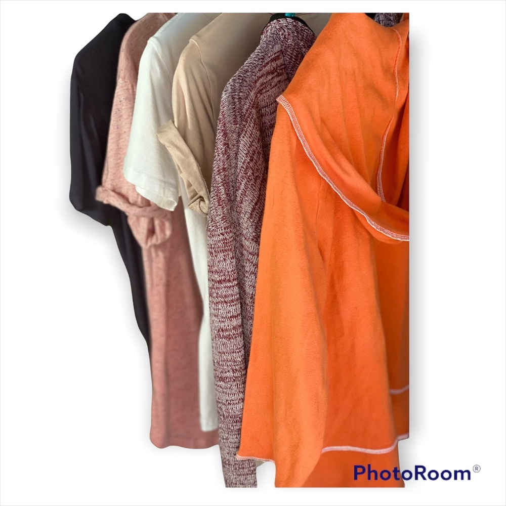 6 Womens shirts - size medium